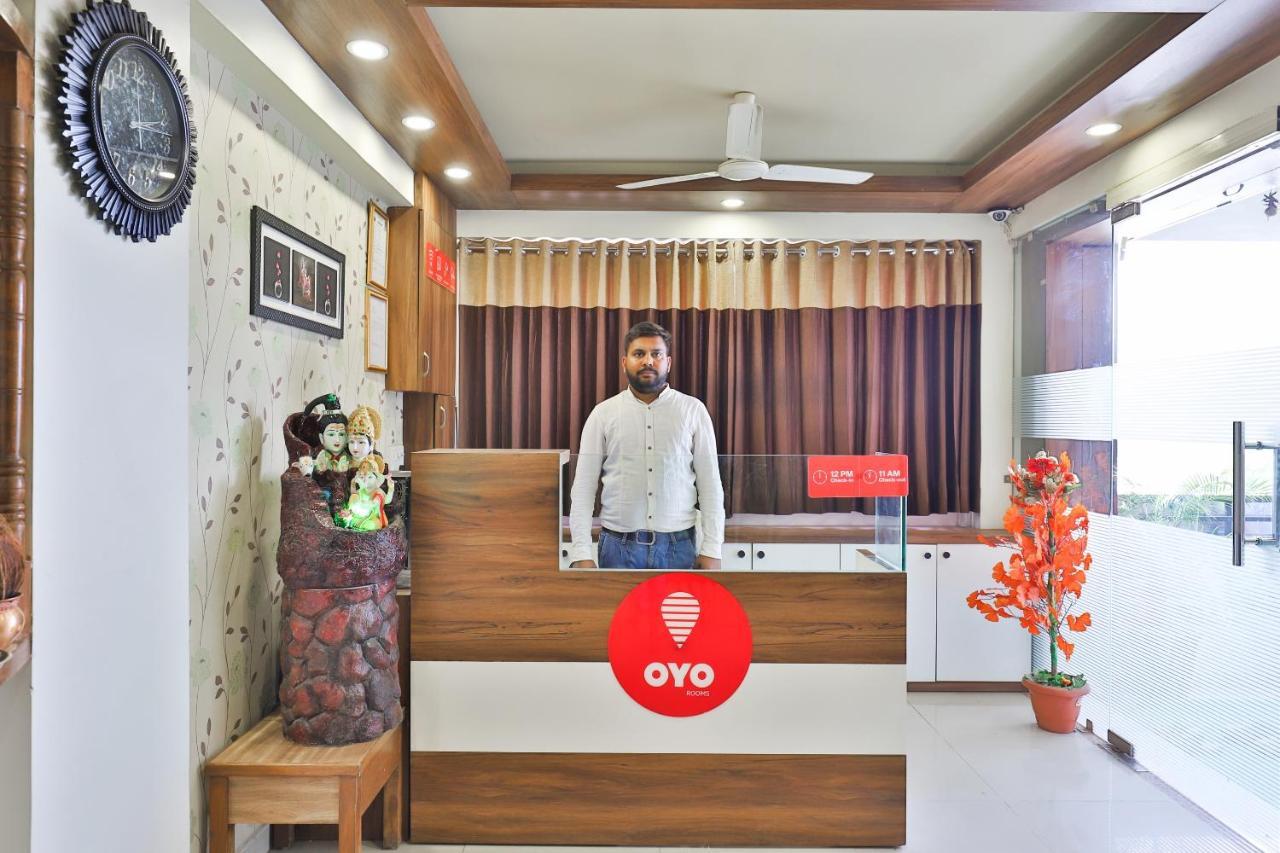 Oyo 15417 Red Rose Hotel Bātwa Exterior foto