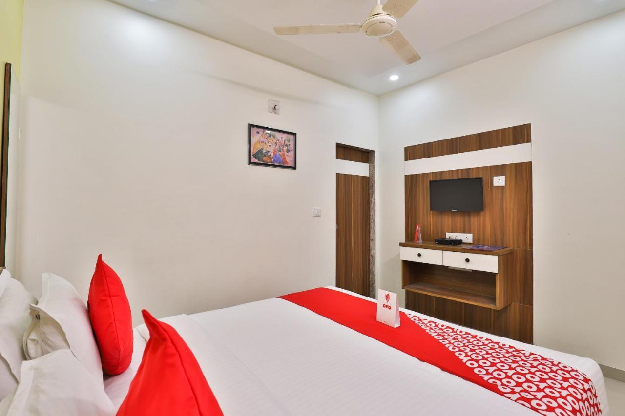 Oyo 15417 Red Rose Hotel Bātwa Exterior foto
