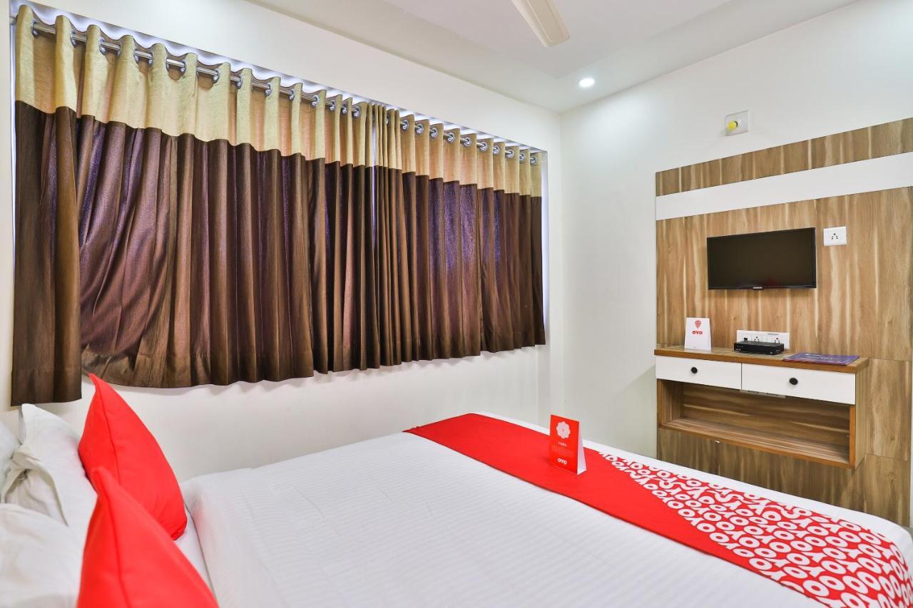 Oyo 15417 Red Rose Hotel Bātwa Exterior foto